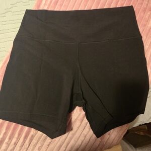 Lululemon Women's Black High-Waisted Shorts